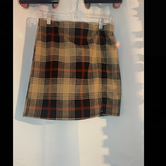 Skirt - Picture 1 of 2